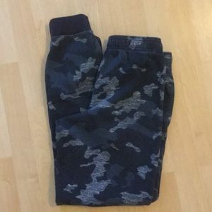 Boys’ Champion cuffed sweatpants joggers. Like new